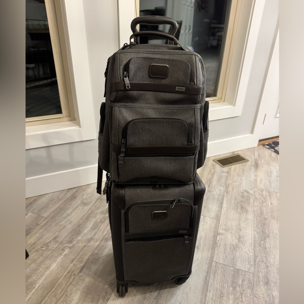 Tumi carryon and matching backpack